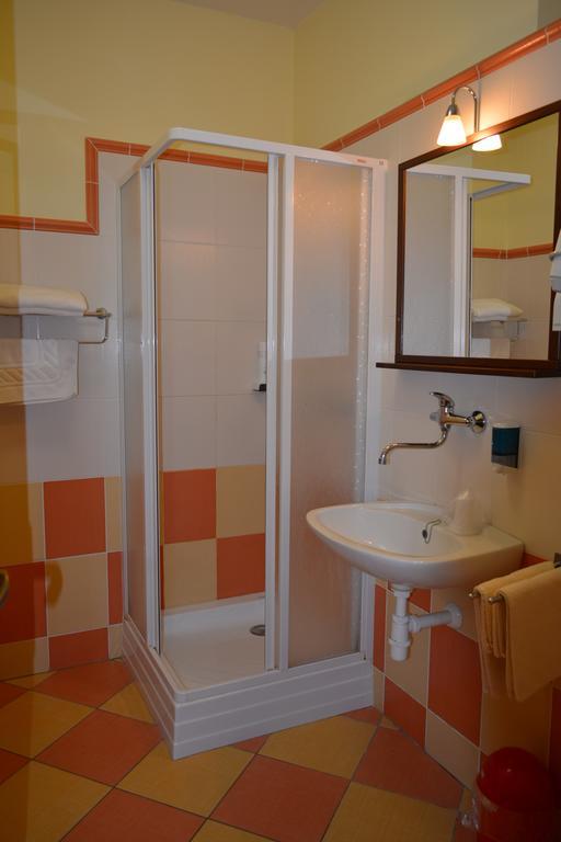 Hotel Koruna Karlštejn Cameră foto